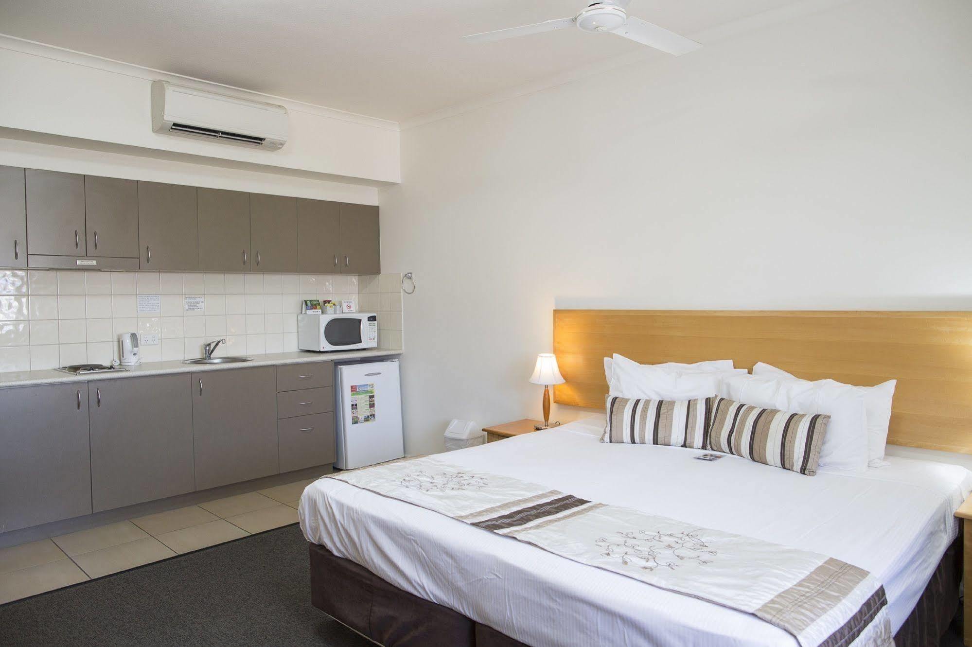 Metro Advance Apartments & Hotel Darwin Exterior photo